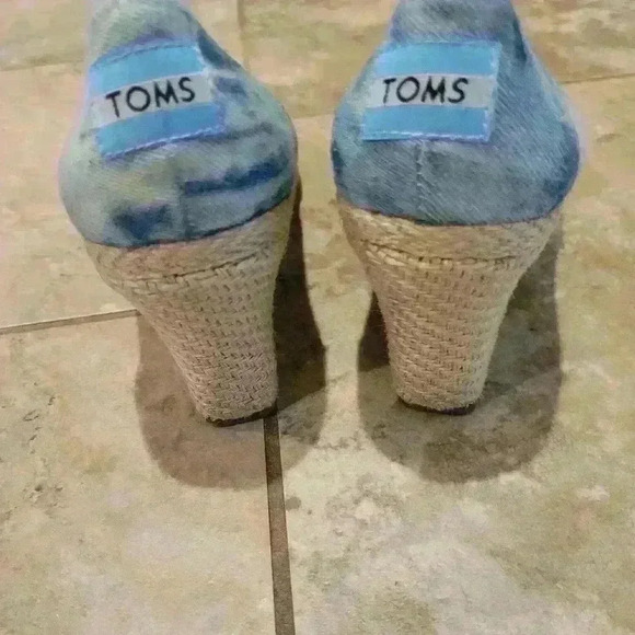 EUC women's Toms peep toe Michelle sandal wedge shoes size 9, $13 - Picture 3 of 5